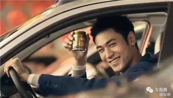 明明喝了很多红牛，开车却依旧困成狗……究竟为什么？