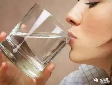 明明喝了很多红牛，开车却依旧困成狗……究竟为什么？