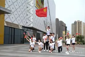 团市委书记盛炜参加“最美西湖青年”颁奖典礼图片