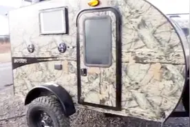 超小型越野拖挂房车，摩托车就能带走视频封面