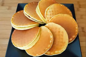 一碗面，2个鸡蛋，一袋牛奶，不用油，不用水，简单快速做早餐饼