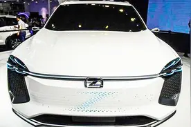 众泰换上新标！立马成“最美”SUV之王，若10万不信不火！视频封面