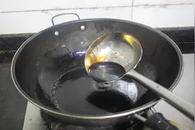 大厨教你酒店糖色做法，卤菜红烧菜酱菜必备，史上最全面的讲解视频封面
