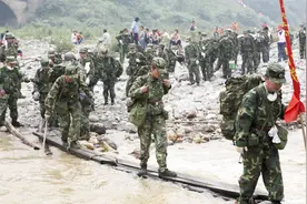 汶川地震十年回望 西安驻军323医院医疗队疾驰汶川灾区