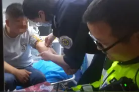 昨晚！宿迁男子醉驾红绿灯下呼呼大睡 交警喊不醒叫来“120”图片