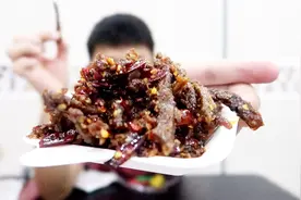 试吃四川小吃“麻辣牛肉干”，再这么吃下去还怎么减肥啊视频封面