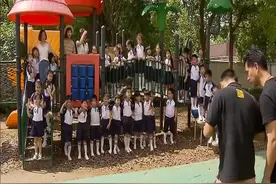 致童年 幼儿园创意毕业照定格童年美好时光视频封面