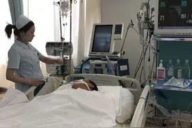 ICU里的苦与甜图片