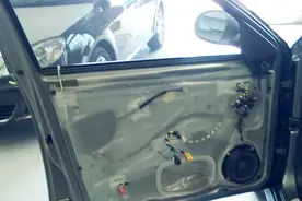 汽车车窗升不上去降不下来是怎么回事？老司机说了实话！视频封面