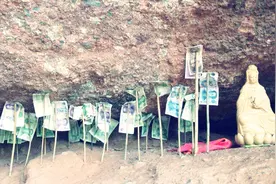 甘肃5A级景区石缝里有“乾坤”，用钱“撑腰”，竟无人敢拿视频封面