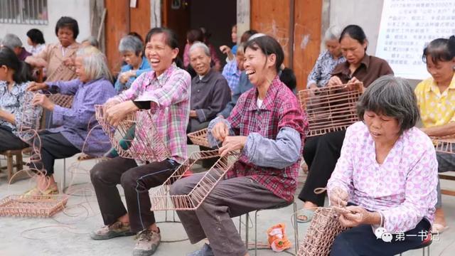 用一颗“硬蛋”告诉你这个村子的真相……