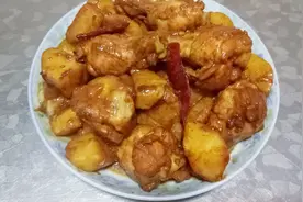 教你做土豆炖鸡肘，香烂入味，好吃下饭，全家人吃的美滋滋