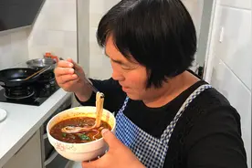 麻辣米线的家常做法，麻辣美味有窍门，这样做天天吃不够