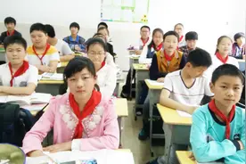 这道小学三年级的数学题，全班32人仅一人做对，老师家长都不会！