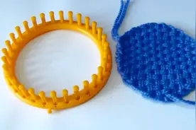 如何编织圆形地垫，教你怎么用圆形针织机，简单编织时尚地垫