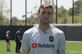 普通人VS职业队门将踢点球是什么效果？看了你就知道图片