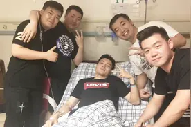 川航副驾在空中身体飘出一半为何只是擦伤？专家：他们训练有素视频封面