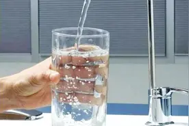 自来水里有怪味能喝吗？专业分析后发现原来是烧水的方法有问题！视频封面
