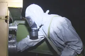 火箭军夜间演练号手“晕倒” ？驾驶员秒速补位！视频封面