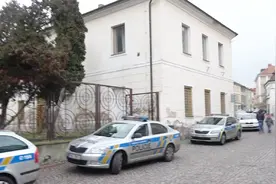 在捷克街头，大部分人都开斯柯达品牌的汽车，虽然已经被大众收购视频封面