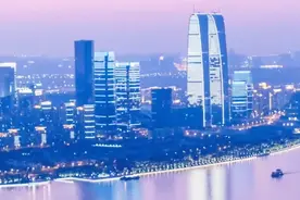 江苏有三座GDP破万亿的城市，却还是敌不过广东双雄视频封面