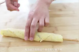 4个鸡蛋，1勺白糖，一碗面粉，教你做好吃的鸡蛋卷，做法简单易学