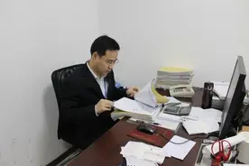 金牌交通事故“老娘舅”江干协警孙赞赞当选全国先进图片
