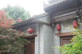 白鹿原上惊现一密林古镇，有上百年历史，限时开放，赶快一睹为快视频封面