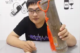 试喝淘宝买的“竹筒酒”，谁能告诉我酒是怎么装进去的视频封面