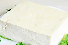 豆腐能清热解毒，肠胃不好的人一定不要吃，越吃对身体越不好视频封面