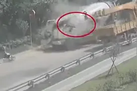 深圳：起重机挂钩脱落砸中司机致其身亡视频封面