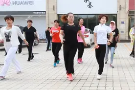 穿裙子的美女姐姐跳的是醉酒舞吗？舞步非常飘逸潇洒视频封面