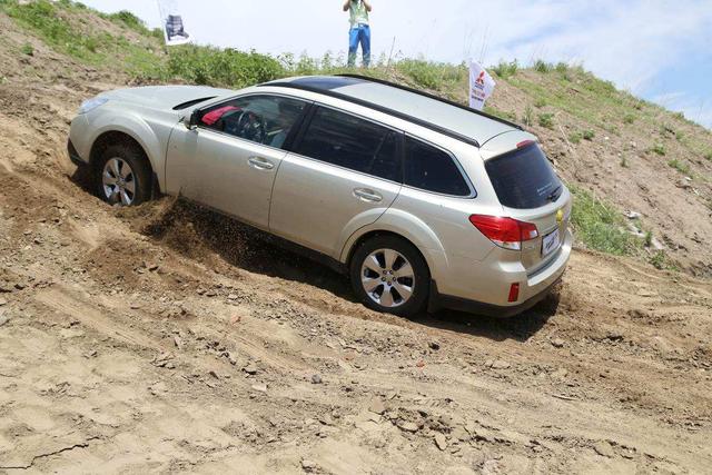 我们在开手动挡车时换挡的标准是什么，该如何换挡呢？