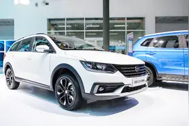 一辆跨界旅行车 天津一汽骏派CX65到底怎么样？视频封面