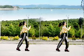 2018最流行广场舞《又见山里红》火山 抖音最火神曲，谁听谁喜欢