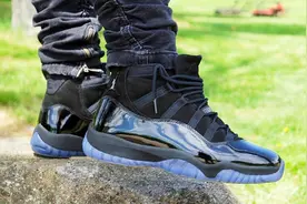 限量生产 50000 双！Air Jordan 11 "Cap & Gown" 全黑配色视频封面