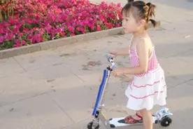 这4个运动别让孩子太早玩！宝宝再想玩也要阻止！关于宝宝健康！视频封面