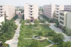 世界最大的大学，是哈佛的7倍，建5个机场，中国飞行员的摇篮！视频封面