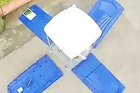 美女去公厕，结果四面门都坏了视频封面