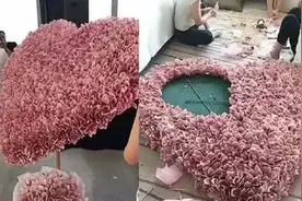 33万现金做成花束为女友庆生！银行：涉嫌违法！图片