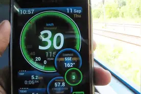 火车准备发车时，打开手机测速器，终于知道了火车的速度！视频封面