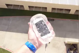 手机放进液体玻璃，在楼顶扔下会发生什么？啥是液体玻璃？视频封面