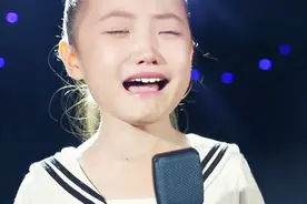 父母离婚，小女孩一首《我的爸爸》呼唤爸爸回家，唱的撕心裂肺！视频封面