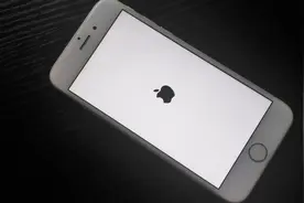 原来苹果手机只需要轻点屏幕就可以截屏，太好用了，后悔才知道