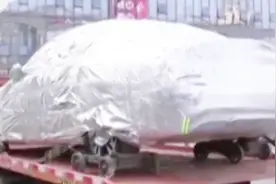 “失控奔驰车”检测结果：不存在失控 2分钟回顾事件视频封面