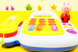 佩奇玩具 佩奇和乔治的音乐课 会唱歌的电话 小猪一家亲 有声玩具视频封面