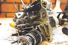 拆卸翻新35年前雅马哈摩托发动机，定格动画展示，让你看个明白