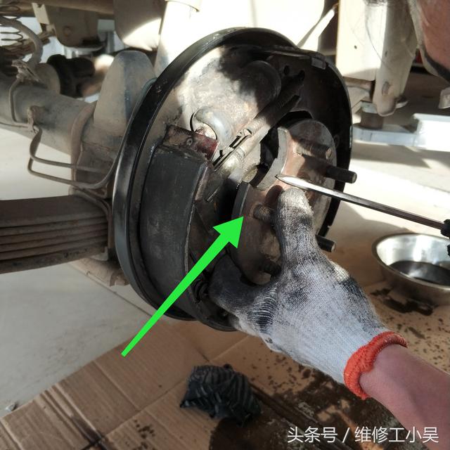 九万多公里的长安底盘有异响，师傅：不难，换一个轴承就能修好！