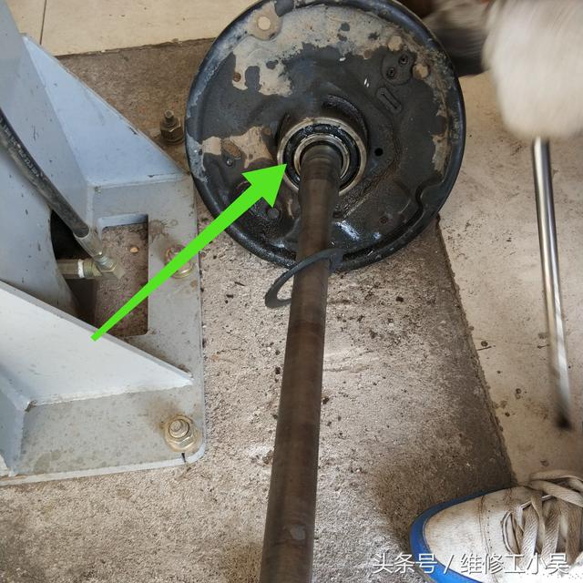 九万多公里的长安底盘有异响，师傅：不难，换一个轴承就能修好！