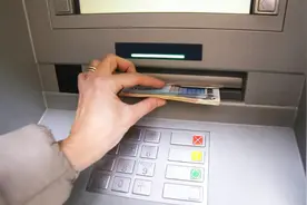 自动取款机存满能有多少钱？贫穷限制我的想象，看完算是知道了视频封面